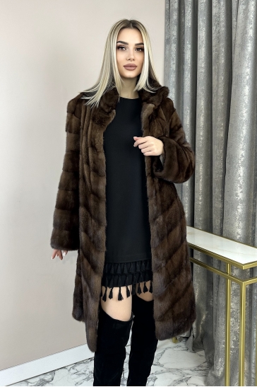Удлинённая шуба из норки с воротником