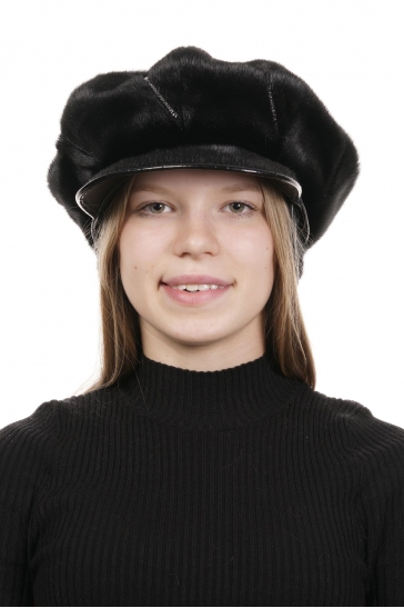 Меховая шапка женская из нерпы