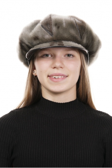 Меховая шапка женская из нерпы