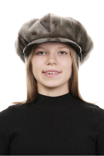 Меховая шапка женская из нерпы